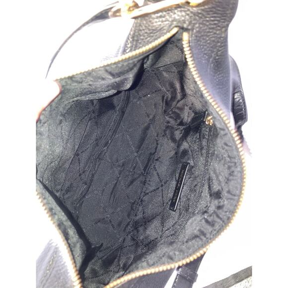 MICHAEL KORS, MEDIUM SIZE BLACK PEBBLED LEATHER CROSSBODY BAG - Picture 13 of 15